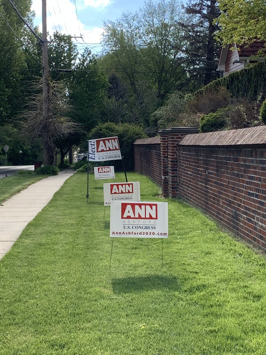 Ann_Ashford's tweet photo. Country Club! We see you representing for Ann! Thank you. #NE02 #SignTime #NebraskaDemocrats 💙 https://t.co/a3Izpxtg7O