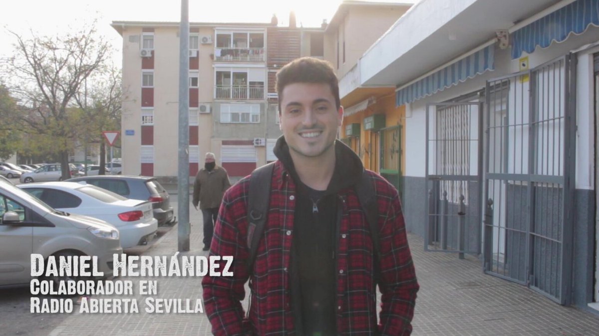 ResFloraTristan's tweet photo. Conocer la realidad del barrio a través del boca a boca de su gente, es lo que se lleva Dani del proyecto social. Transformar y engrandecer las miras que uno tiene, son las cosas en las que piensa cuándo le preguntamos por la Flora Tristán. #MadeInFlora https://t.co/XRjtbJLuNM https://t.co/deGxnWFfyI