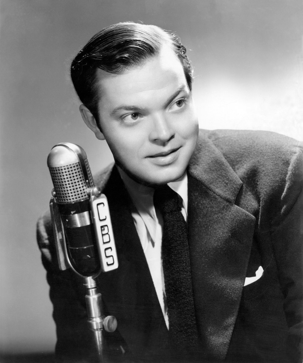 "An audience is not so much a complement to an actor's ego, as a challenge to his capacities."

Happy Birthday, Orson Welles (May 6, 1915 – October 10, 1985)