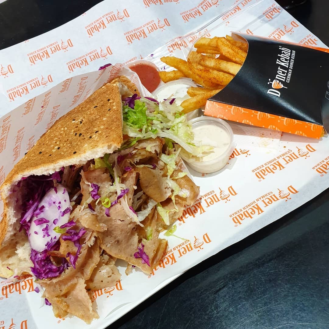 What They Ate Wednesday’s🌯
#WhatTheyAteWednesdays

Doner for days 🙌 about to go in with this super packed out Doner Kebab 🥙 #KebabsDoneRight #GermanDonerKebab