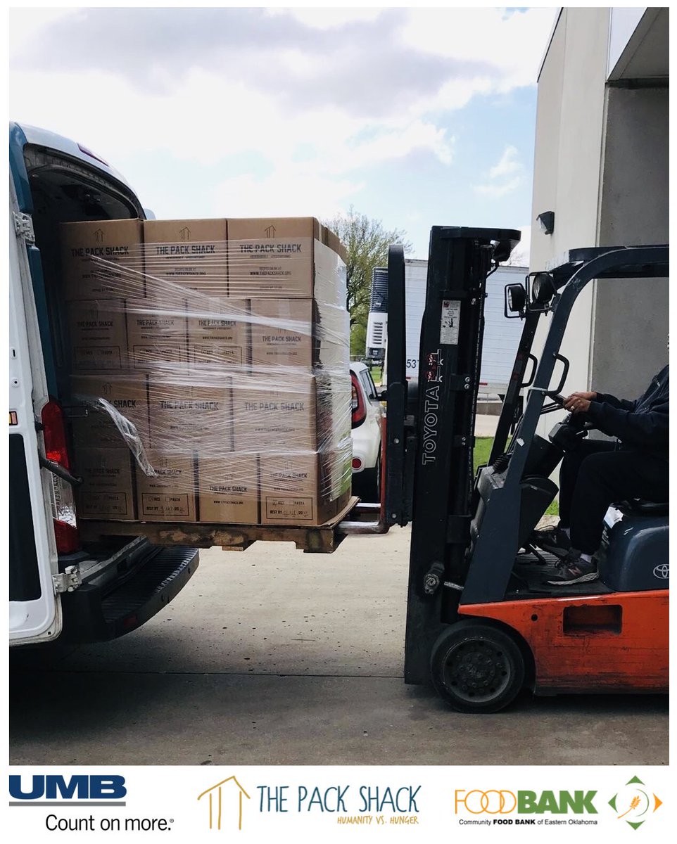 Feed_the_Funnel's tweet photo. Thanks to @UMBBank for funding 12,500 meals that families packed &amp; we delivered to the @okfoodbank to help our neighbors in need! During times of crisis, seeing a community come together to #beneighborly is a beautiful thing!

To learn more, visit https://t.co/lB026oFqHg. https://t.co/DiKd9cHftU