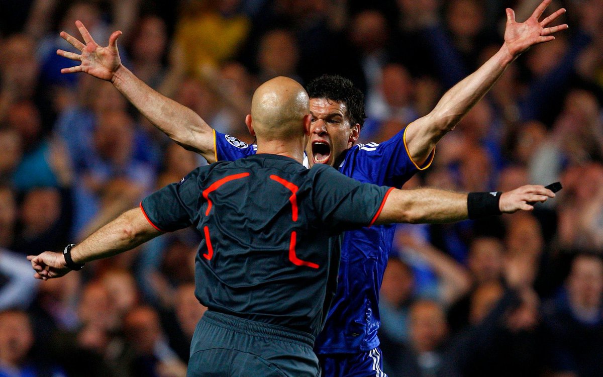 MadridSports_'s tweet photo. Hoy cumple 11 años uno de los mayores atracos en la historia del fútbol. 

Ovrebo, el Chelsea y el Barça: https://t.co/6JYKA7tq1c