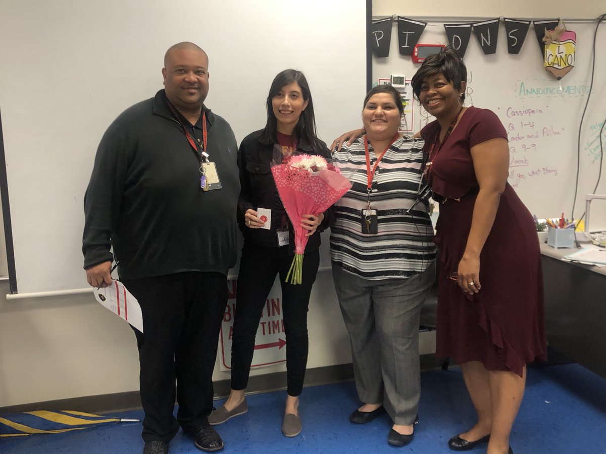Elizabeth5v's tweet photo. I would like 👍🏽to spotlight ⁦@CanoLeyra⁩ today!!! You are an amazing educator. I’m so glad I’ve been able to see you blossom 🌸 from not wanting to say anything to running your classroom with confidence. You will continue to do amazing things! ❤️#ThankAnHISDTeacher https://t.co/lFn9Dl50uO