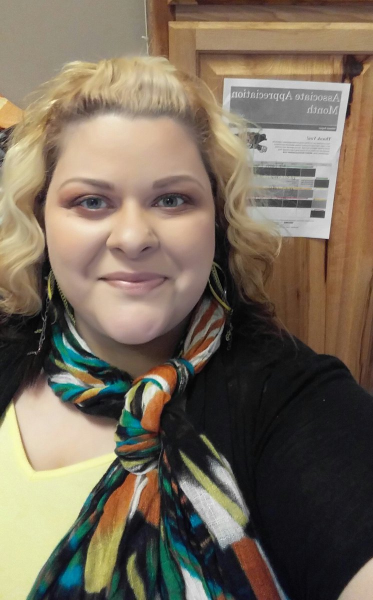 beccajb1228's tweet photo. Yellow yellow!! @NFlintHomeDepot truly appreciates our Freight/Receiving/Cashiers/Lot Associates #associateappreciationmonth
@tajuana_b2736 @DJ_Elling @krystelbr9 @bryce_bellinger @amytlawrence1 https://t.co/rCom0iA9GM
