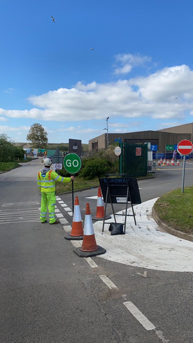 Ringway_NY's tweet photo. Today we are providing ambassadors at the re-opening of 10 Household Waste Recycling Centres. Anticipating busy re-openings, we are maintaining the safety of the public and centre staff through social distancing measures. We are proud to support our communities #HighwayHeroes https://t.co/Jf1EEpK2UL