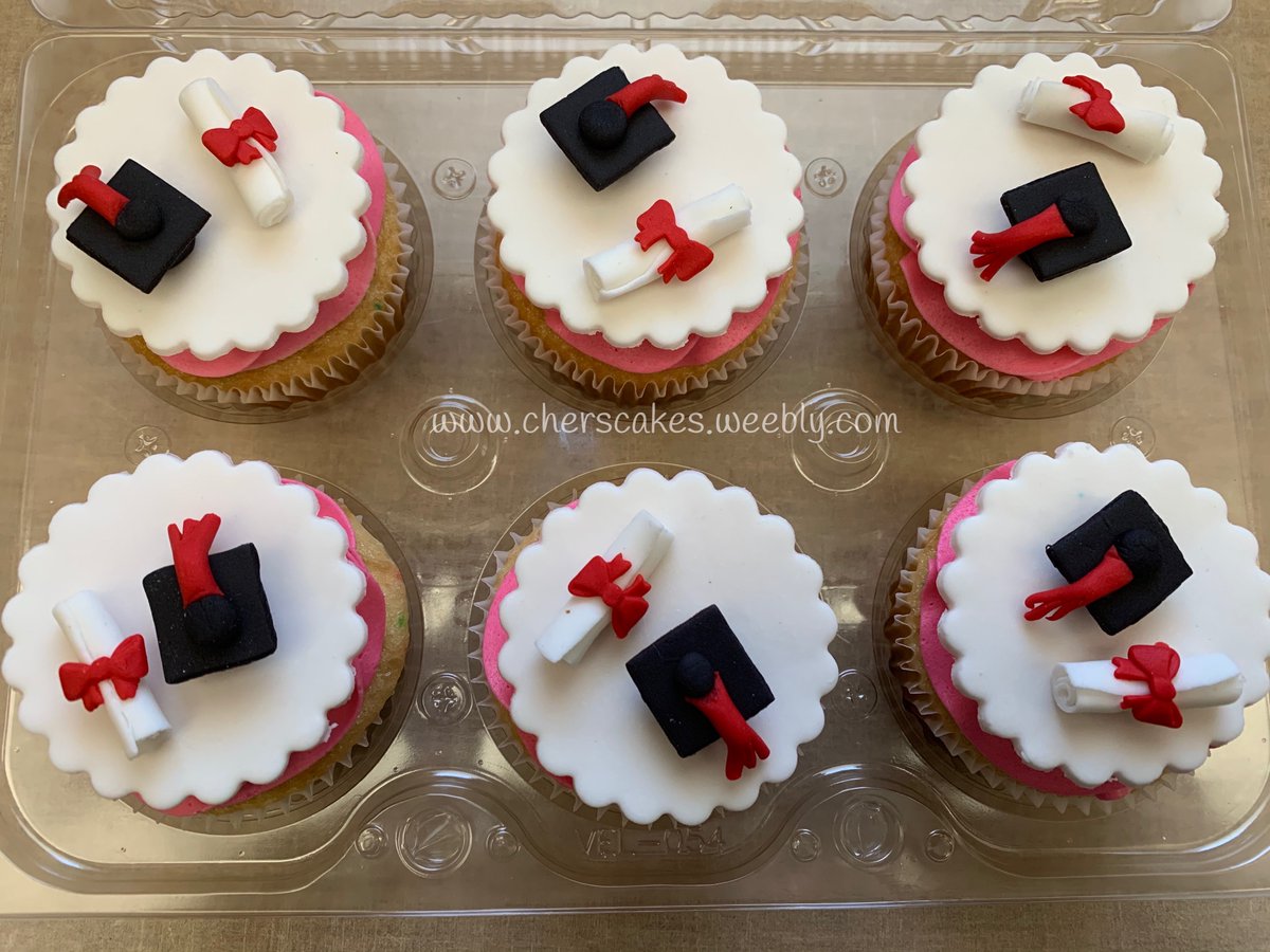 CMichelizzi's tweet photo. #congratulations on your #graduation! Always great to celebrate with #cupcakes! #sophisticakesbarrie #barriecakes #cakesinbarrie #cupcakesinbarrie #edibletoppers #graduationcupcakes https://t.co/KgV5l8tOyR