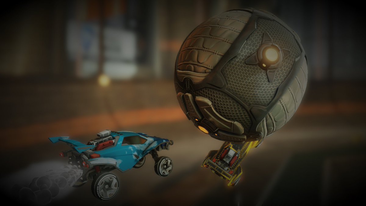 _Koaltrain's tweet photo. First RL shot from over a year ago, 100% #ReplayFX vs. most recent shot using ReShade and #Lightroom https://t.co/sLAY2aHRnF