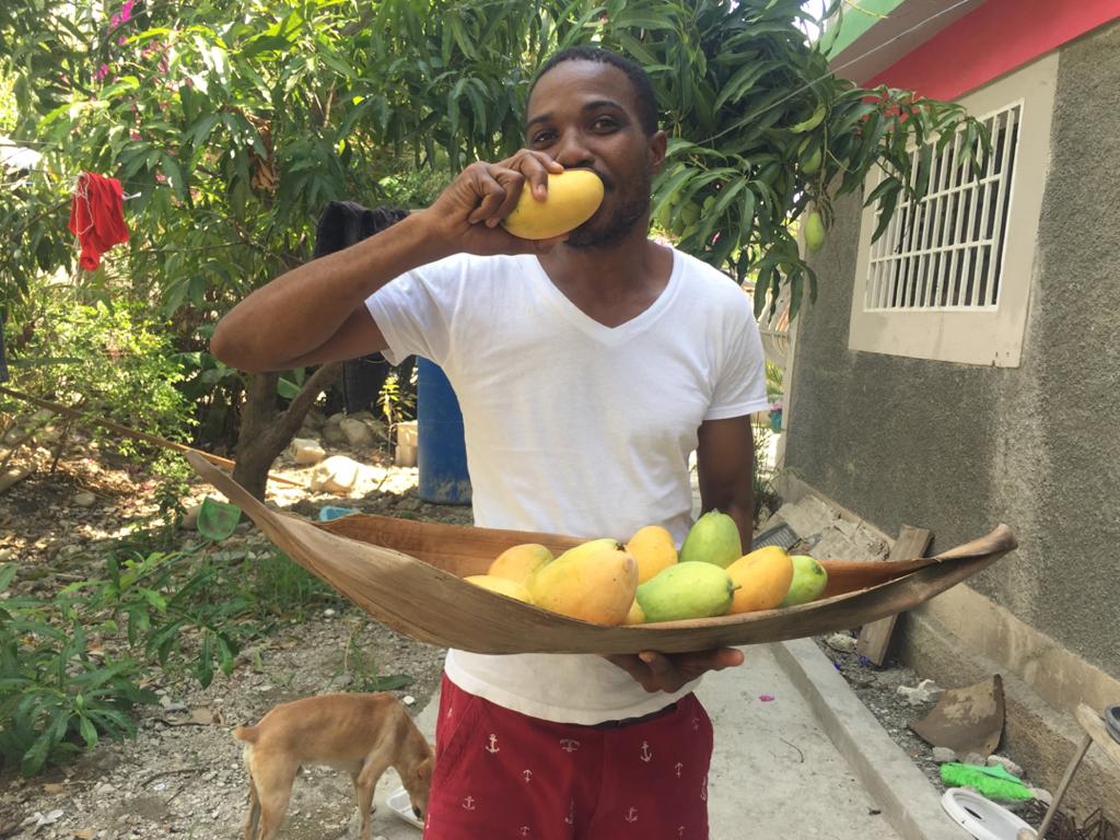 pasquetwil's tweet photo. @SisterMhaiti M touyew frèt Tatie
#Thomonde https://t.co/sfNVPEfIyg