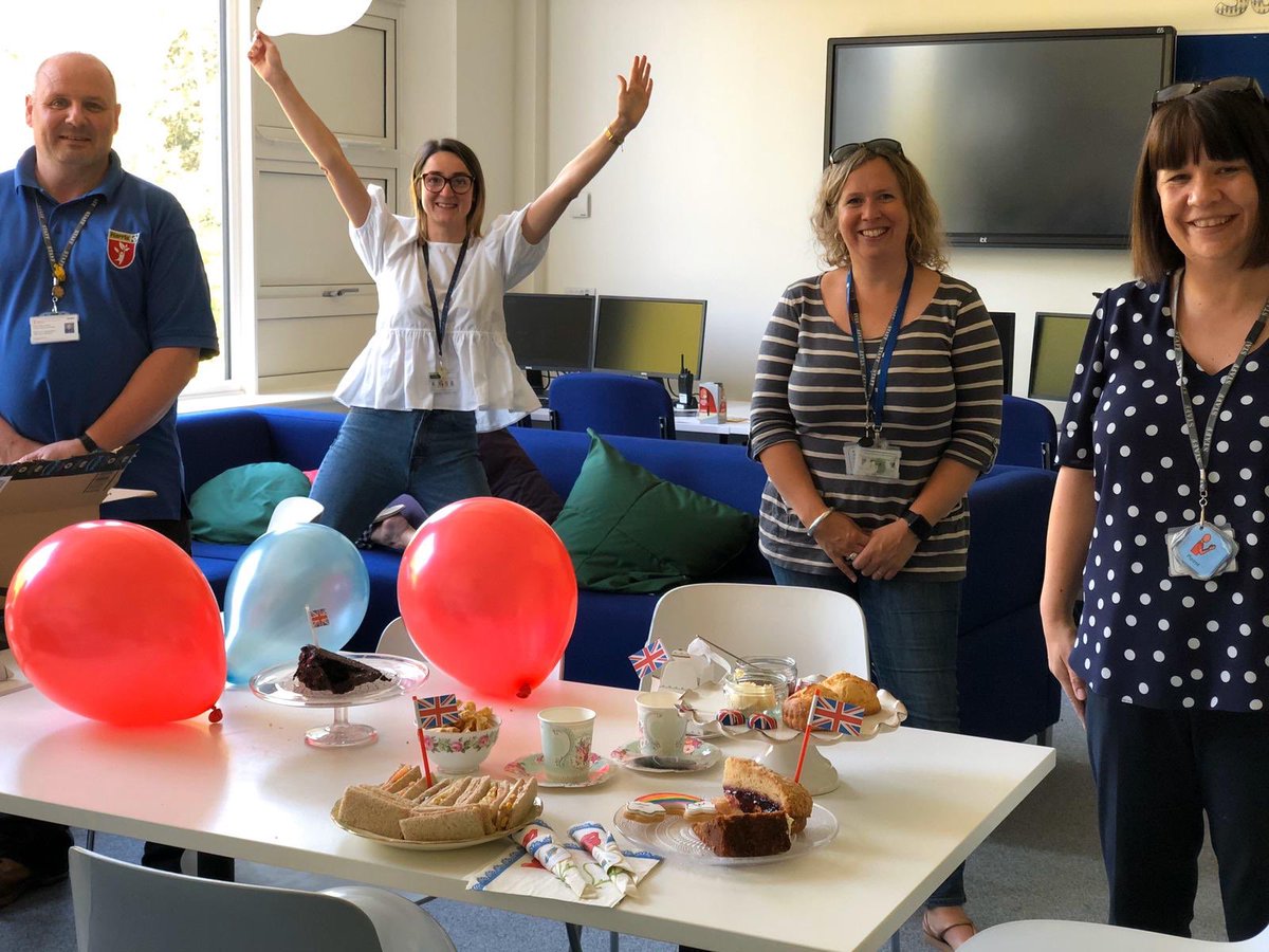 HPABeckenham's tweet photo. Lovely surprise sent to school today from #olliepollyplaycafe - an afternoon tea to say thank you to our amazing staff team. It brought smiles to our faces. Thank you 😊 #community #grateful #Hpabe https://t.co/jTarBE3lST