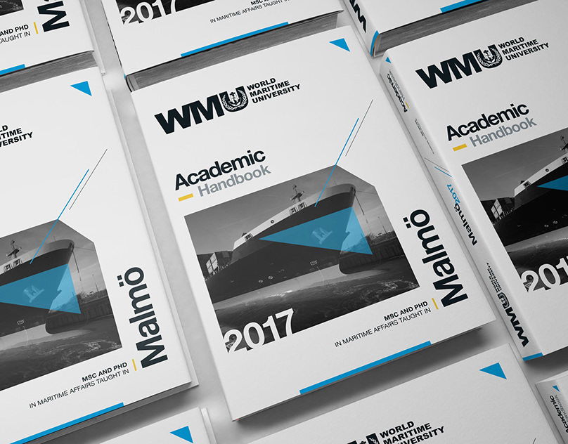 2BeStudios's tweet photo. 📖 Libro Académico creado para "World Maritime University" en el 2017 Donde se incluyeron todas las actividades, graduaciones y metas de este año. mira el proyecto completo aquí 👉 https://t.co/532qWllgHR 👈 #diseño #design #prints #corporate #bookdesign  #cover #handbook https://t.co/uTI11b8ALJ