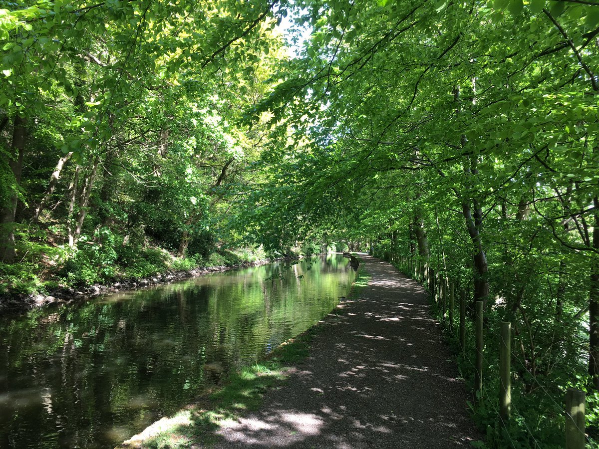 SteveNe91013178's tweet photo. Thought I would show the canal @Sowerby Bridge, wonderful in the sunshine https://t.co/Qv3nAFp63a