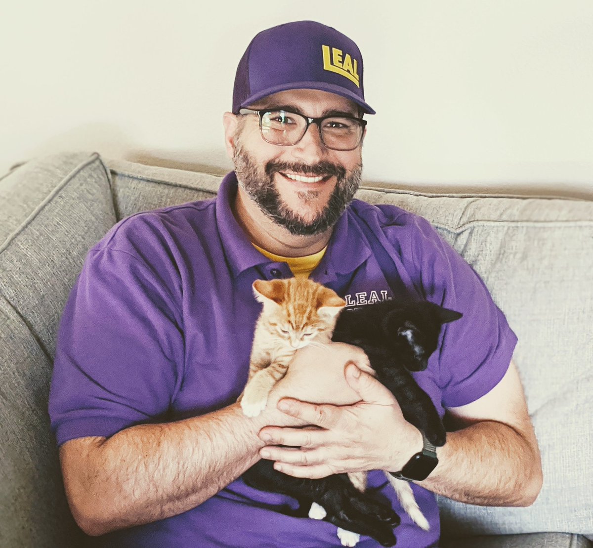 Leal_Lions's tweet photo. Pip and Lucky are my #AnimalsofLeal. 😻🐾😻🐾
#KeepingItLeal
#ABCstories https://t.co/eFmMGildQP
