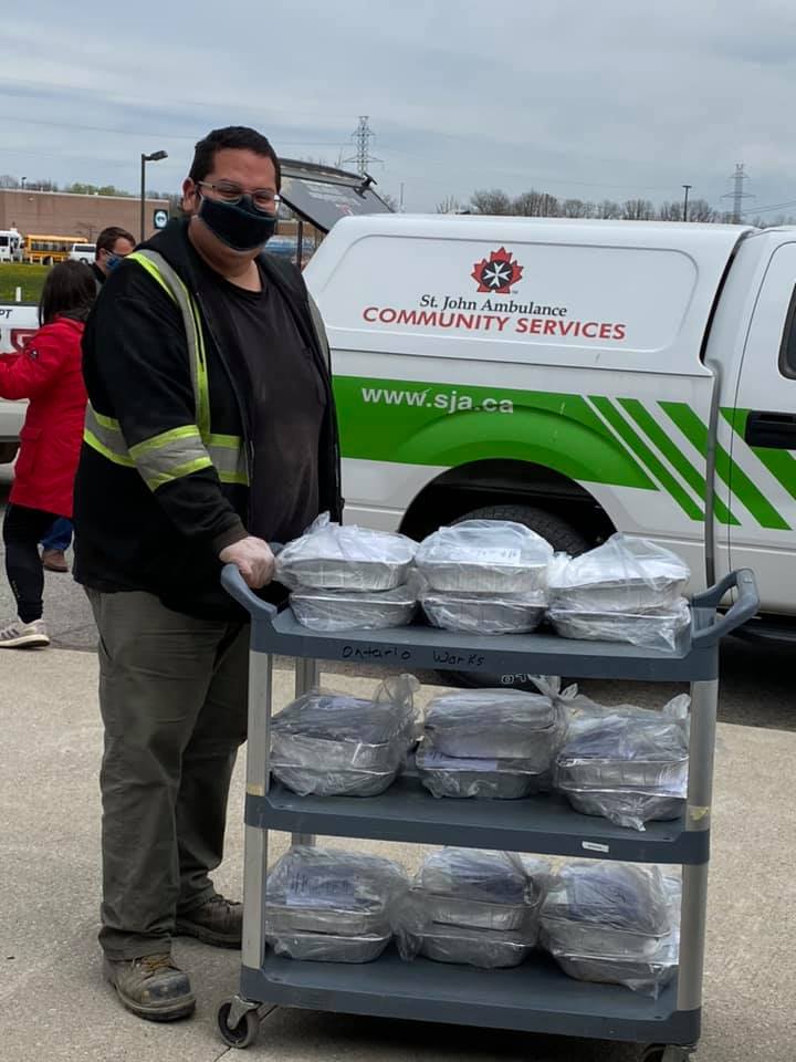SJA_York's tweet photo. .@pastaitforward by @francestibollo &amp; St. John Ambulance @SJA_York #YorkRegion's Brian Patterson (@OSLSafetyGuy) &amp; MPP @MonteMcNaughton delivered 1275 #pastaitforward lasagnas meals &amp; fresh fruit to @OfficialCottfn of the Thames First Nation families. #Thankyou #pastaitforward❤! https://t.co/jLK0JgN3n5