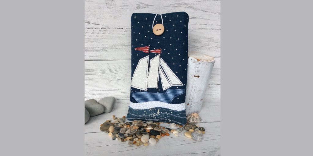 JHtextiledesign's tweet photo. I am making a lot of #speccases at the moment, perfect for #sunglasses #sailingboat design #freemotionembroidery #handmadehour #buyhandmade https://t.co/8dmSR58yGV