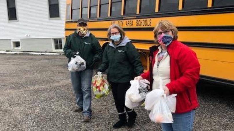 m3_group's tweet photo. Our client @deantrans delivered more than 330,000 meals to children across the state! Check it out:  https://t.co/VHQMPwVFia #ClientPride https://t.co/qpREgXnwio