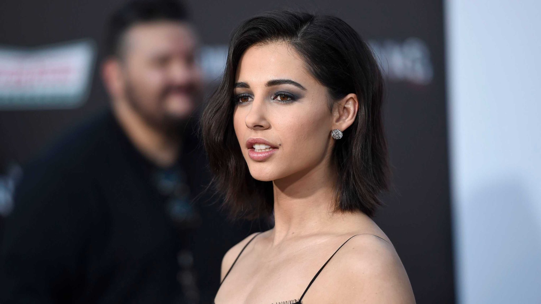 A huge happy birthday to the lovely Naomi Scott! The Aladdin star turns 27 today!! 