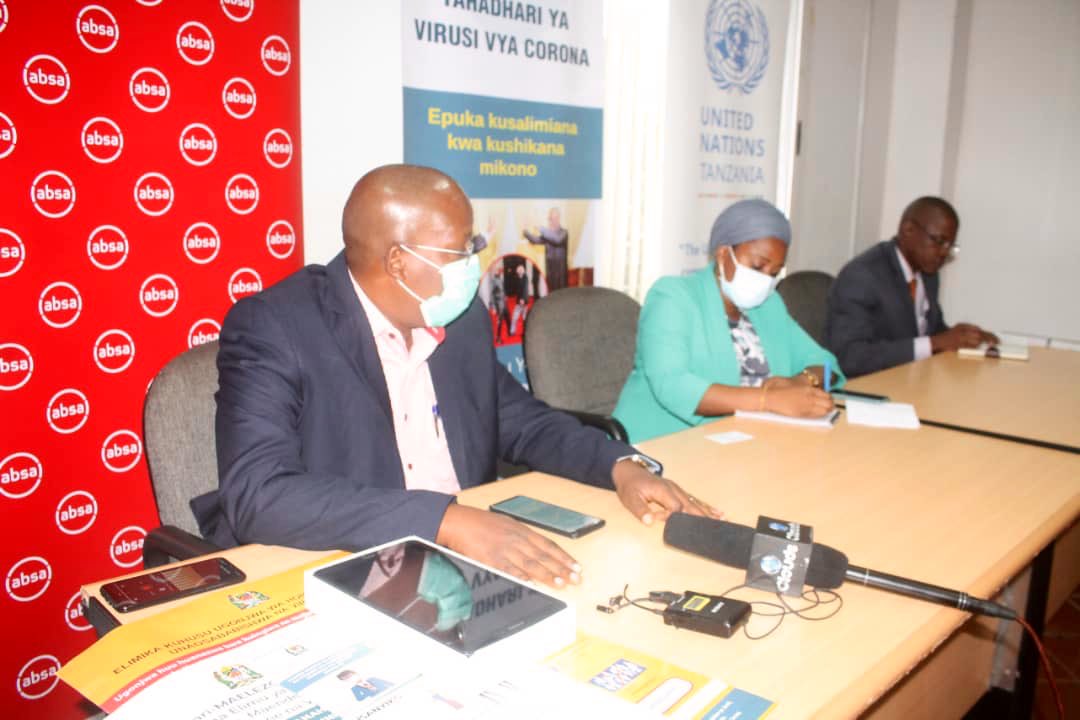 AbsaTanzania's tweet photo. Yesterday, we donated 90 gallons of sanitizers, 20 boxes (200 gloves) and pledged more than 1,000 masks to the Ministry of Health as a support in fight against COVID-19 pandemic. The items will be distributed to healthcare workers and vulnerable communities. https://t.co/UX2SSy2pXl