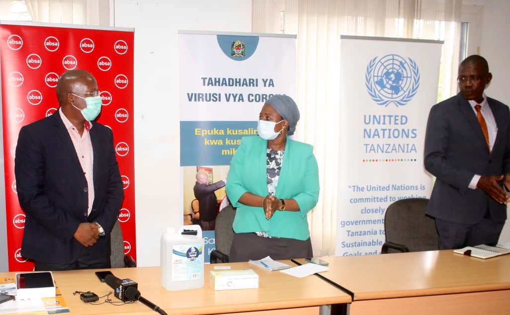 AbsaTanzania's tweet photo. Yesterday, we donated 90 gallons of sanitizers, 20 boxes (200 gloves) and pledged more than 1,000 masks to the Ministry of Health as a support in fight against COVID-19 pandemic. The items will be distributed to healthcare workers and vulnerable communities. https://t.co/UX2SSy2pXl
