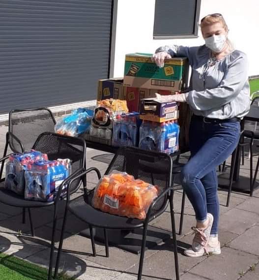 The club has donated our stocks of crisps, chocolate and soft drinks from behind the bar to the team at Oldham ICU. Jess from Dovestones WI came to pick it up this week. #wellbeingwednesday #OldhamHour #Tamesidehour #mightymightyrangers #StayHomeSaveLives