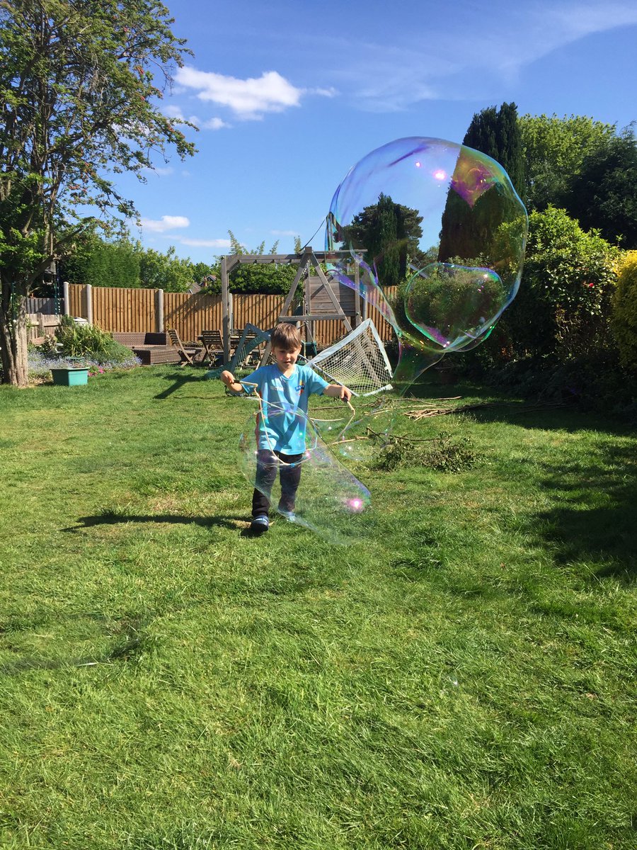 hanjday's tweet photo. Finding the rainbows in bubbles 🌈 @fouroaksprimary #ladybirds #rainbow #giantbubbles https://t.co/E7UHHScnBg