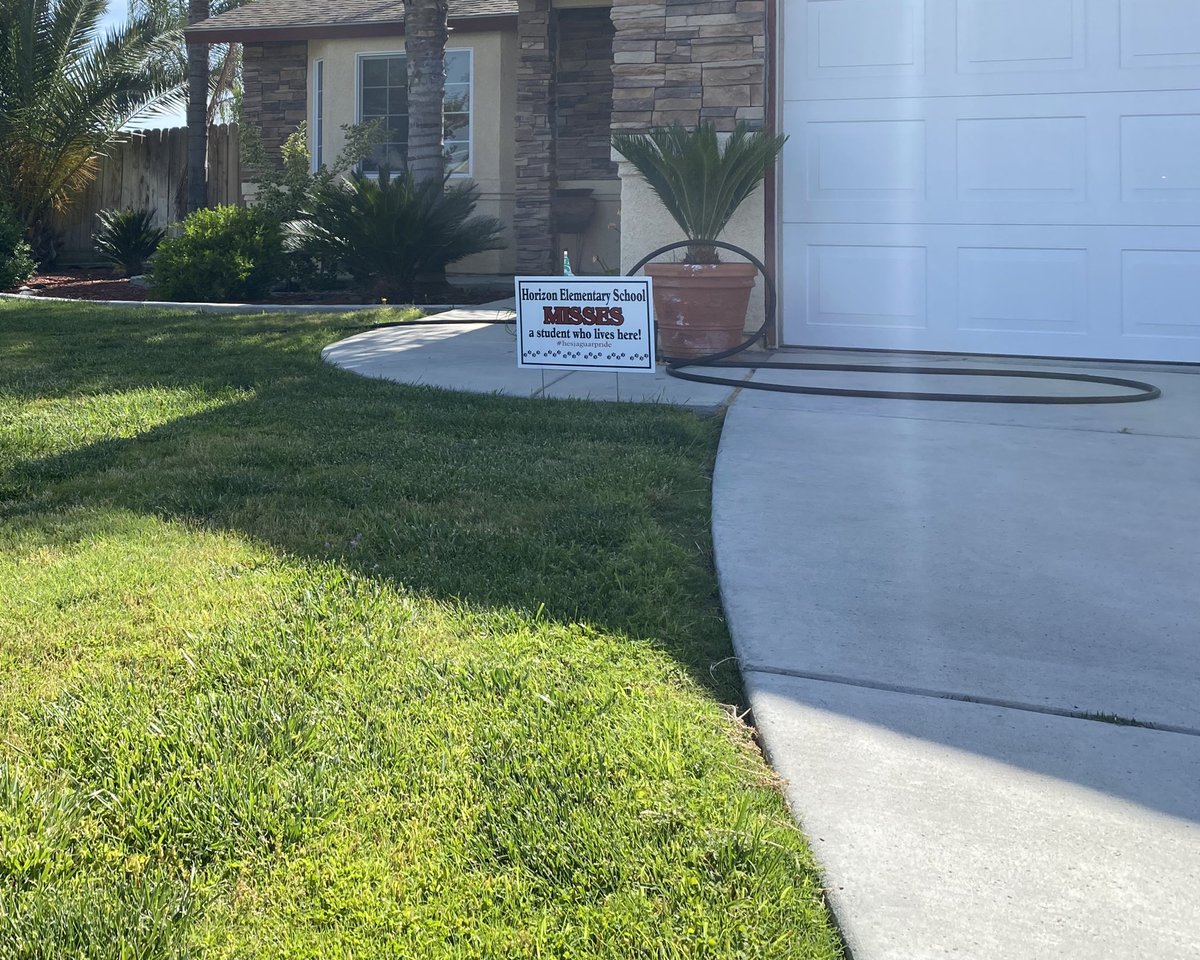 Had a blast delivering signs to the students of <a href="/Horizon_Jaguars/">Horizon Elementary School</a> We miss our students! Can’t wait to walk into a classroom and see a room full of bright smiling faces! <a href="/RyanAbsey/">Ryan Absey</a> <a href="/Vanessa_DeLe_on/">Vanessa DeLeon</a> <a href="/McFarland_USD/">McFarland Unified SD</a> @SAaronResendez <a href="/AmbelinaGDuran/">Ambelina GarciaDuran</a> <a href="/Mr_Brian_Bell/">Brian Bell</a> #missourstudents