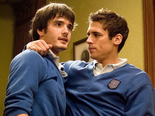 Ahhvale's tweet photo. el mejor dúo d amigos en la historia de la tele https://t.co/8T04mUiQQe