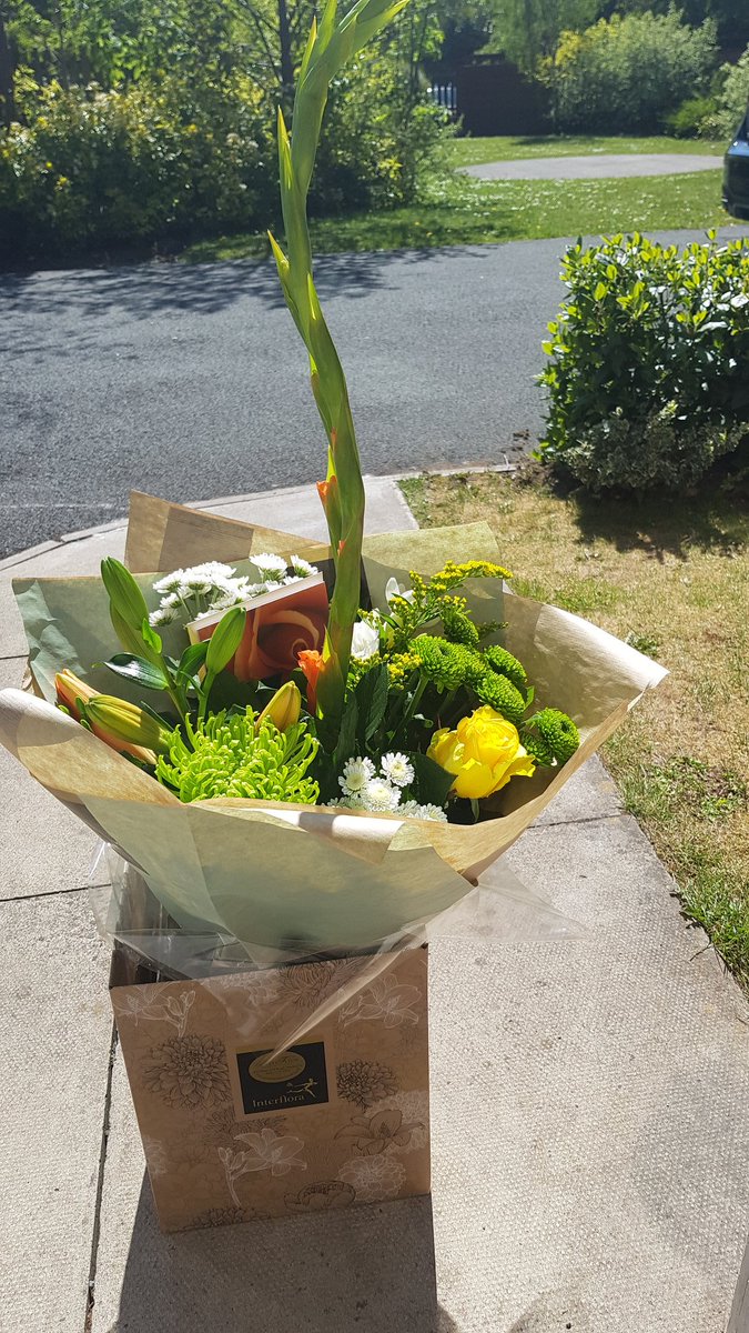A massive thank you to Les, <a href="/stecollings/">Steve Collings</a> &amp; the <a href="/lwaltd/">LWA #accountants in #Manchester & #Warrington</a> team for these beautiful surprise flowers arriving on my doorstep today. I'm privileged to have been for LWA for 10 years as <a href="/MiniMeMarketing/">MiniMe Marketing</a>, and they have always made me feel very much part of their team.
Thank you so much!