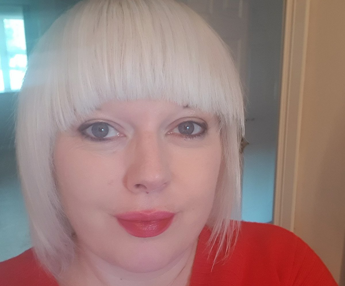 RoseMcClelland1's tweet photo. Apres hair dye. It looked orange when I towel dried it but after blow dry, it looks okay! #ComeDyeWithMe with@MarianKeyes #LockdownHair https://t.co/RlvFypulUB