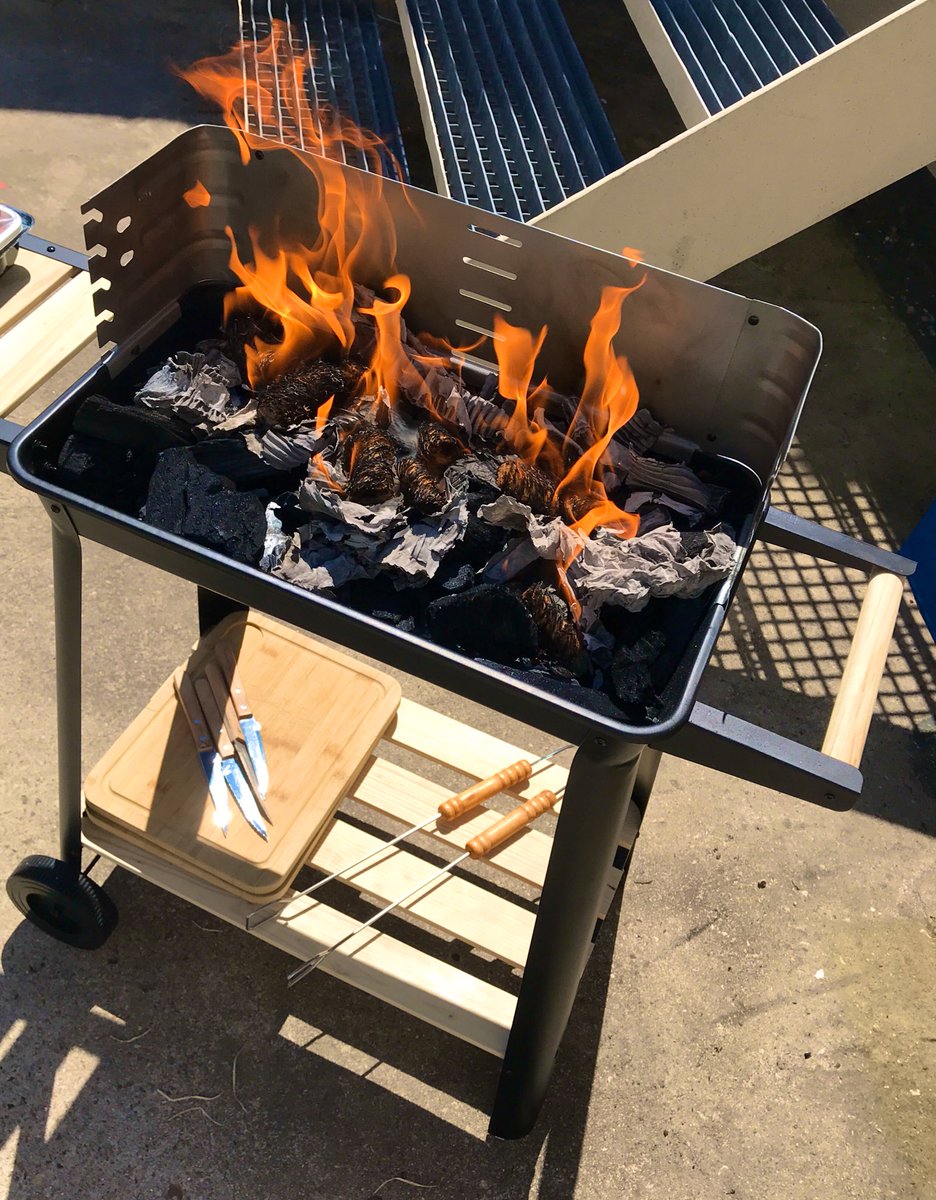 BoutDeGras's tweet photo. BBQ 🔥🥓 https://t.co/By89vss7Gc