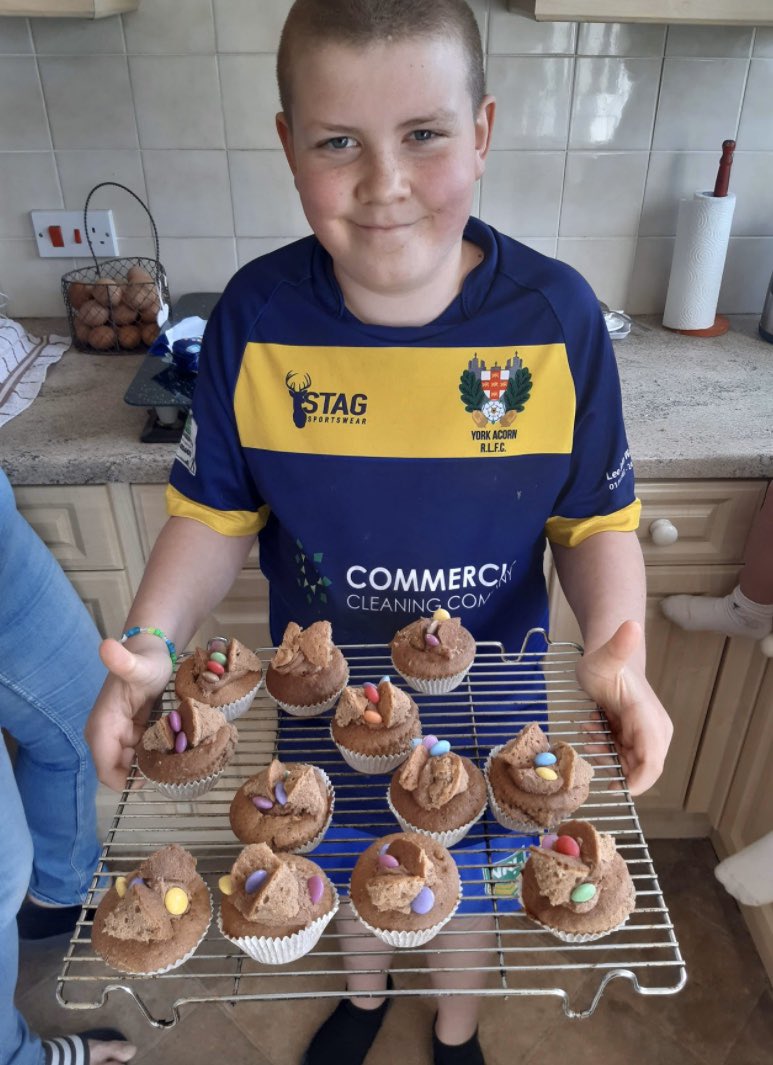 MandleMrs's tweet photo. Team Elder have been getting creative during lockdown, baking cakes and making tie dye t shirts have been the main things this week #lakecreativity #lockdowntalent #skillsforlife https://t.co/z52m9IDuwW