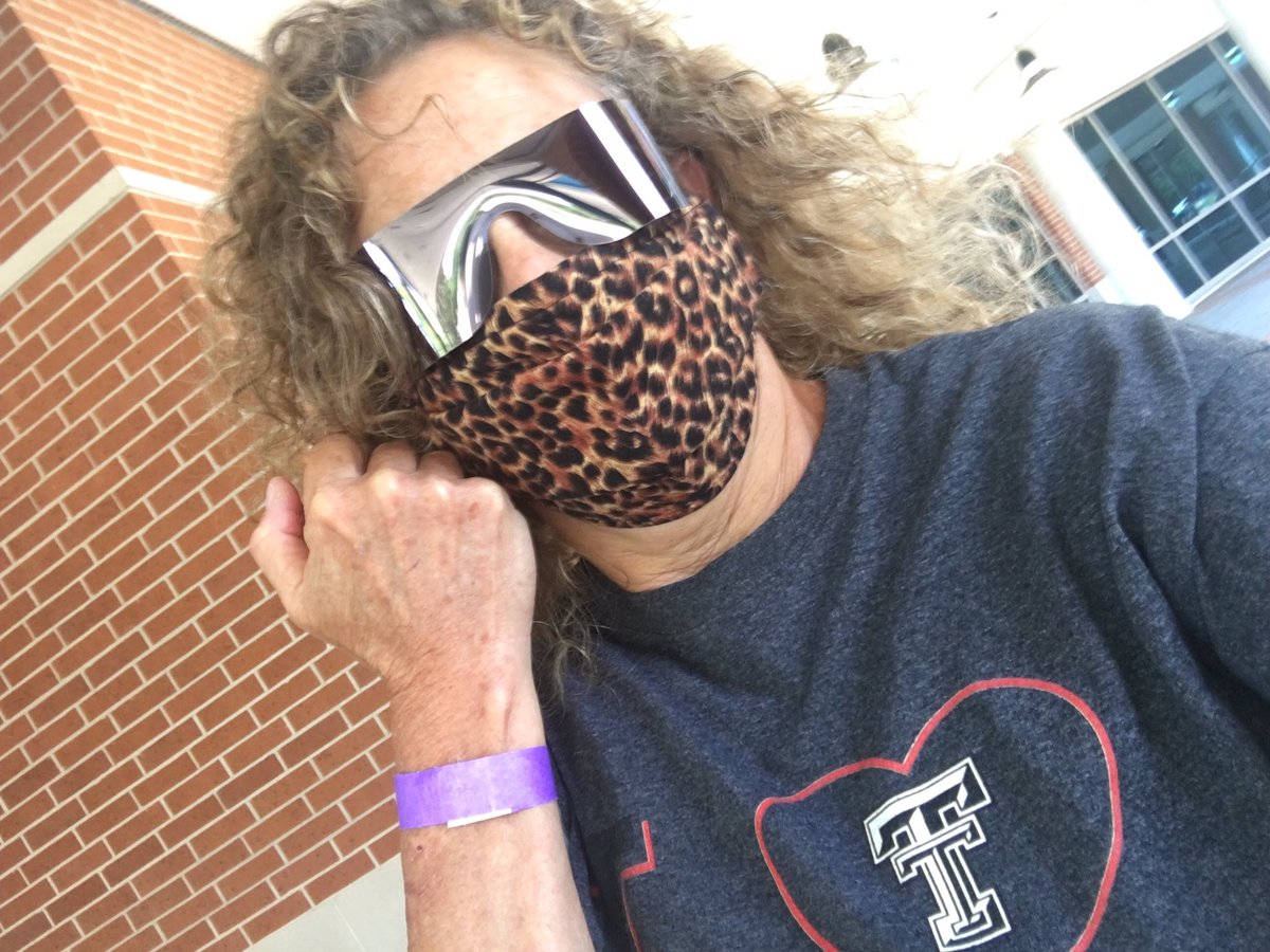 MrsAndersonTHS's tweet photo. Taking College Wear Weds to the Eye Dr. 🤓😷 Fever Free as well!! @THS_Tigers #virtualTPP https://t.co/V3nmu7Eq6Q