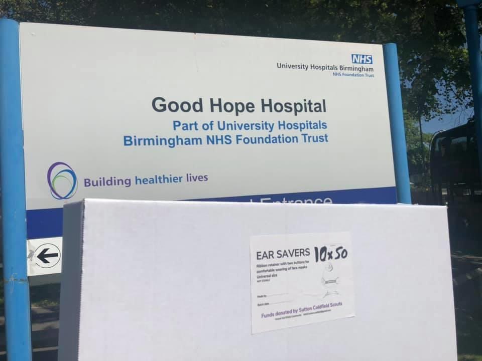 CovidMASC's tweet photo. Fantastic that we could drop off 500 ear savers for our NHS staff and 80 knitted hearts for bereaved families to @GoodHopeUHB today.
Thanks to all our seamstresses and knitters who have made this possible.
💙💙💙💙💙💙🌈🌈🌈🌈🌈🌈
#ProtectOurNHS   #MutualAidSuttonColdfield https://t.co/GHLC2D4sEr