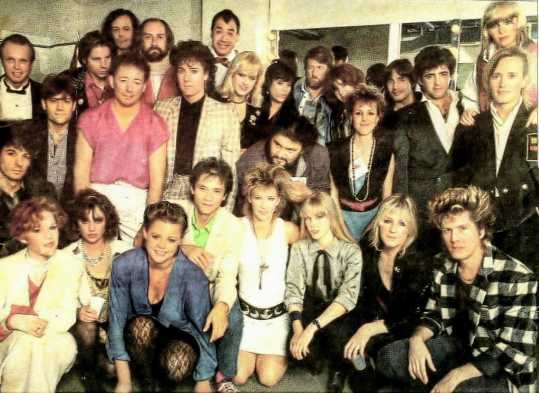 VR_tulun96's tweet photo. #WomanCrushWednesday Лос-Анджелес, 10 марта 1985 года.
#JohnDoe @MickFleetwood @DebbiMPeterson @VickiBangle @BrianWilsonLive #MickiSteele #JacksonBrowne #BillyBurnette #TerryNunn @MollyRingwald @SusannaHoffs @belindaofficial #PhilChen @Kathy_Valentine #ChristineMcVie #GaryMyrick https://t.co/sWTJvJsVW2