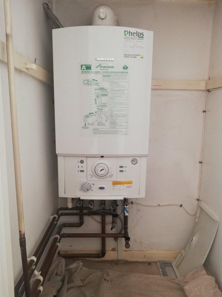 padoloughlin's tweet photo. One in one out sorta thing. Fitted in #Sherborne 
@worky7 New @baxiboilers Main Eco compact, such a good boiler for the money, brilliant 'budget' option for landlords
#plumbin #waterlego https://t.co/S24vF61vlF