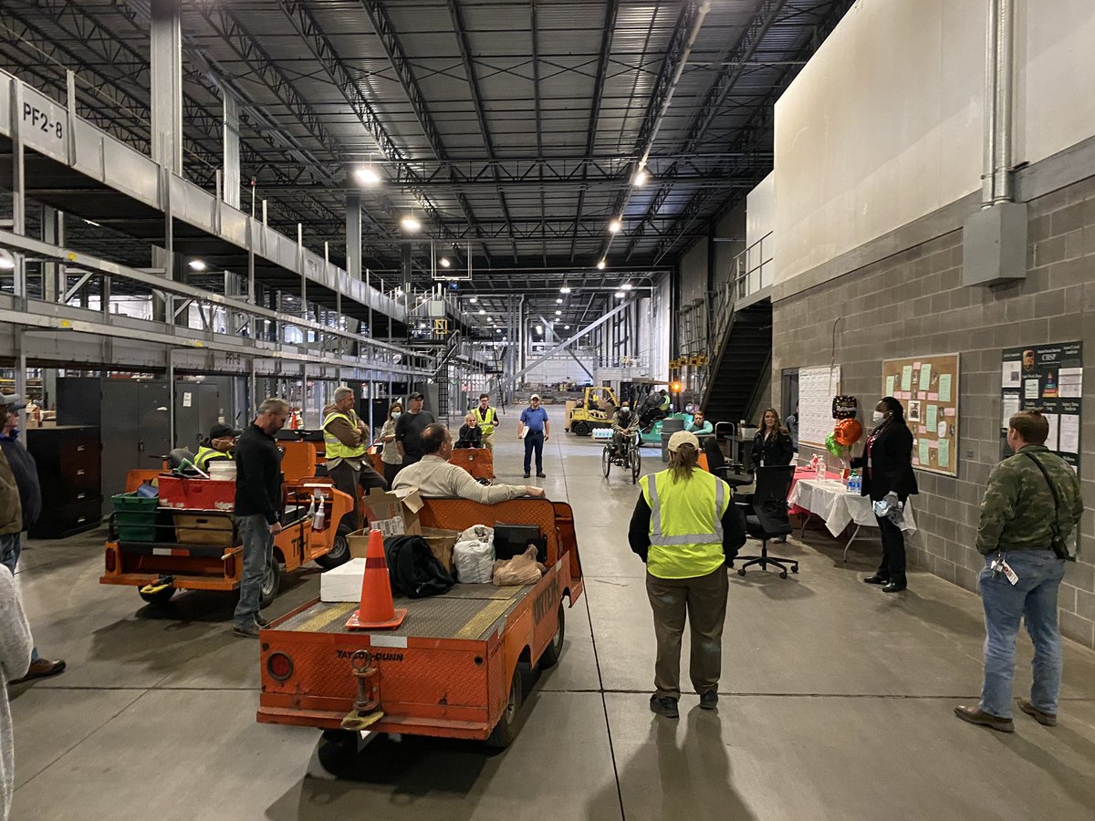 Celebrating 38 years of service with one of Louisville’s finest UPSers. Congratulations to Mike Vanover, thank you for all your contributions to UPS throughout the years. You will be missed. Retirement party, social distance style  <a href="/OhioValUPSers/">Ohio Valley UPSers</a> <a href="/MaymonStephanie/">Stephanie Maymon</a> <a href="/joeboyleups/">Joe Boyle</a>