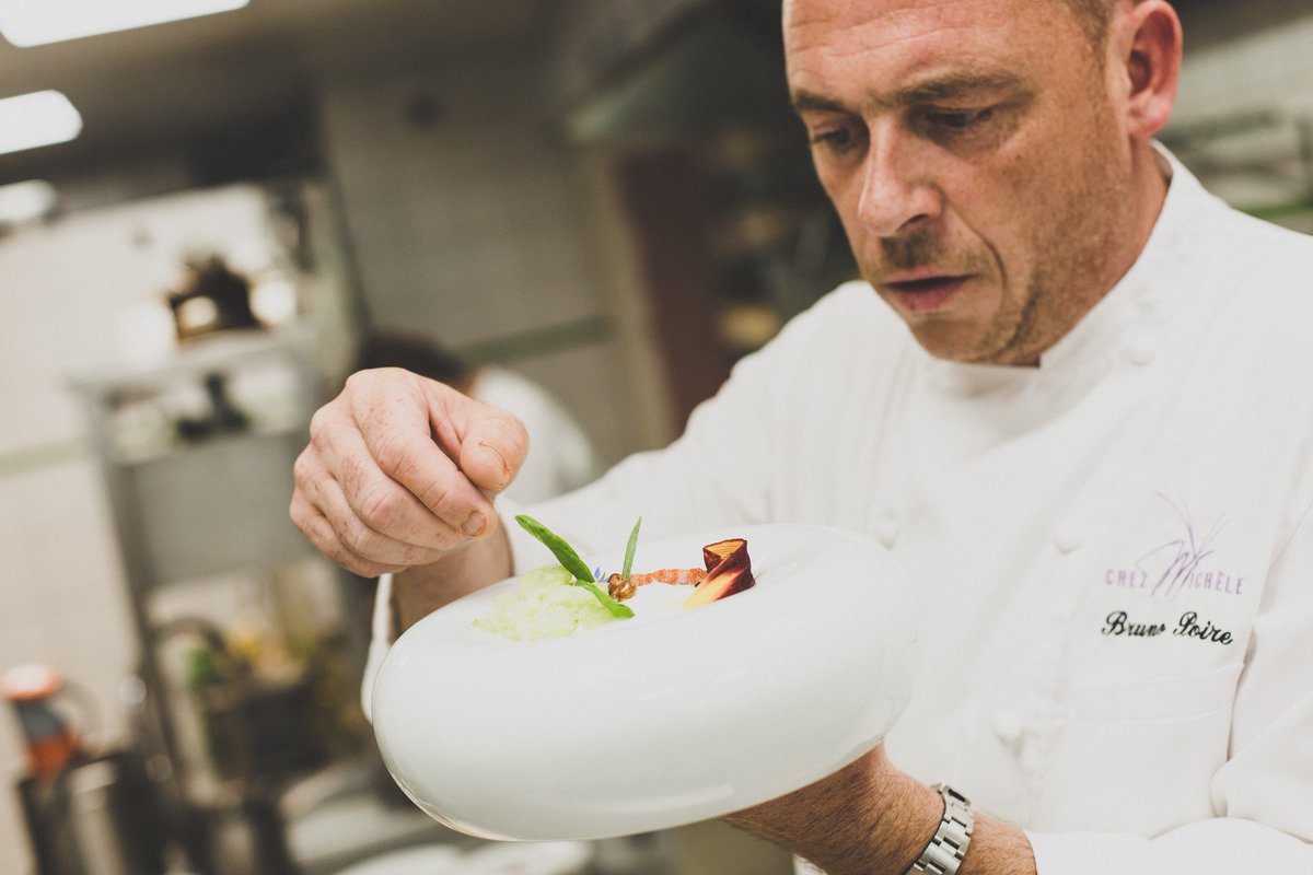 guideMichelinFR's tweet image. Envie de profiter de bons plats de chefs pendant le confinement ? De nombreux restaurants du Guide MICHELIN ont mis en place une offre de menus en livraison ou à emporter. En voici une liste, par ordre alphabétique de localité (hors Paris)👉bit.ly/2Wu2ytG.