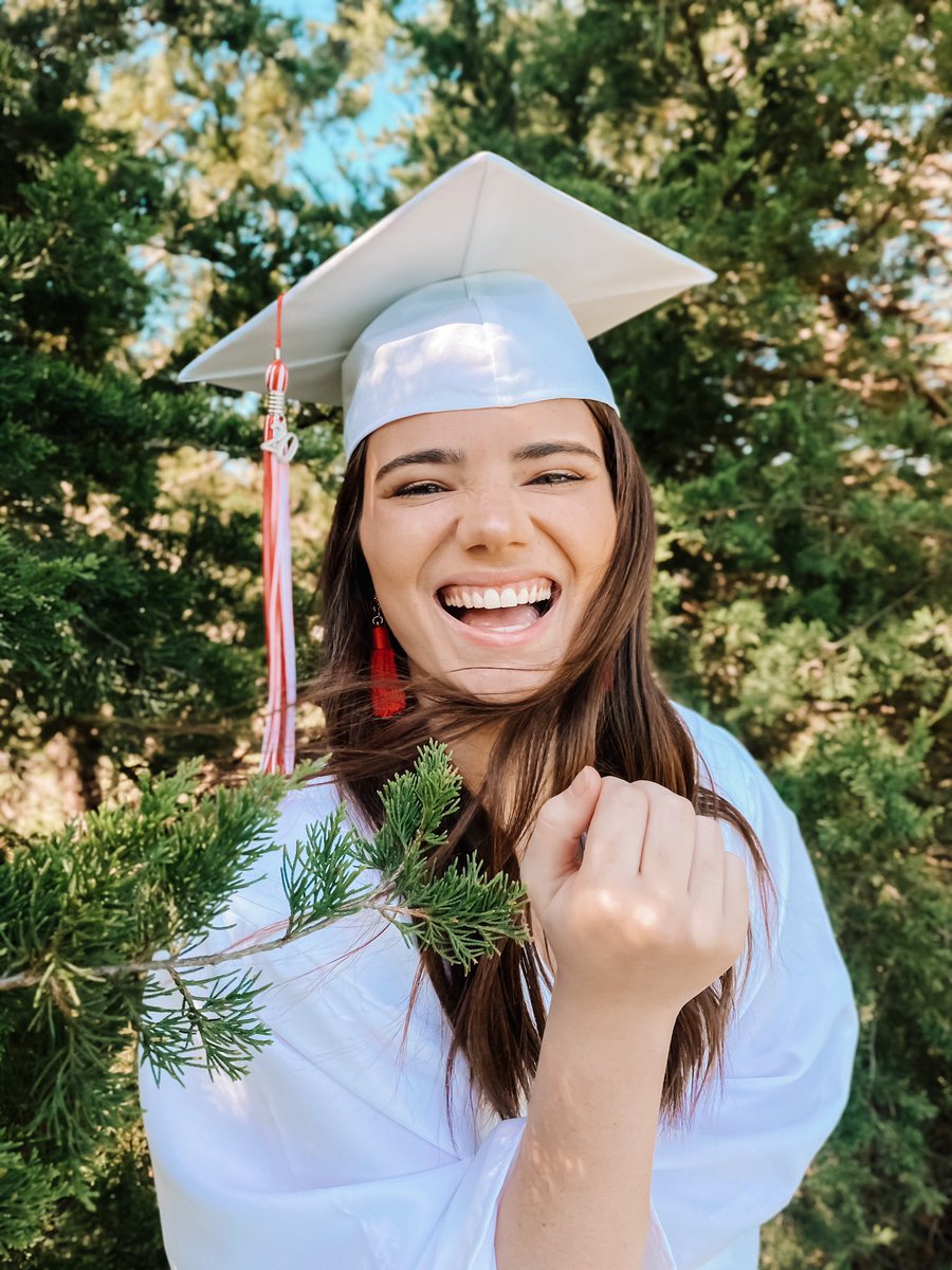 LawsonAlumni's tweet photo. Congratulations Avalon Vaughn for being selected to receive one of our Alumni Scholarships. #2020senior #LHSalumni https://t.co/fbvnhyMfQw
