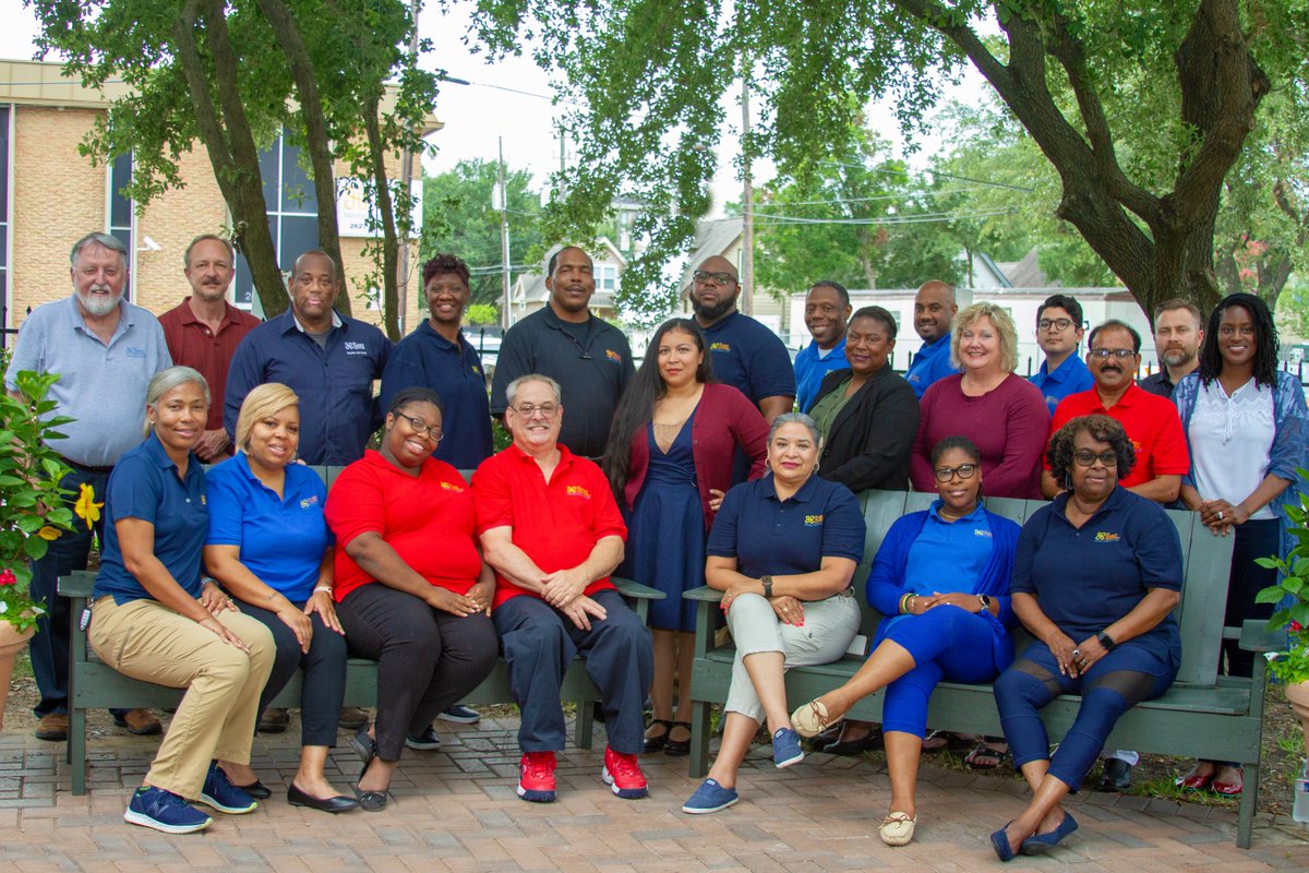 TheHarrisCTR's tweet photo. Our team is filled with amazing, dedicated &amp; talented individuals. During this difficult time, they continue to help transform the lives of individuals with behavioral health &amp; IDD needs. In today’s #TeamHighFive, we recognize our Jail Diversion Team.
https://t.co/qvcEpGfDS6 https://t.co/w6btbvJVbj