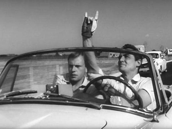 ItalianServ's tweet photo. 'Cornuto' (cuckold)🤘: a message conveyed by Vittorio Gassman with one single beautiful gesture in Il Sorpasso (The Overtaking). 🚗 
Sign up to the forthcoming @TalkDirtyItalian workshops. Comment 'interested 👇@learnitalian @italianlanguage @italianonlinegr https://t.co/NgeaVWLhG9