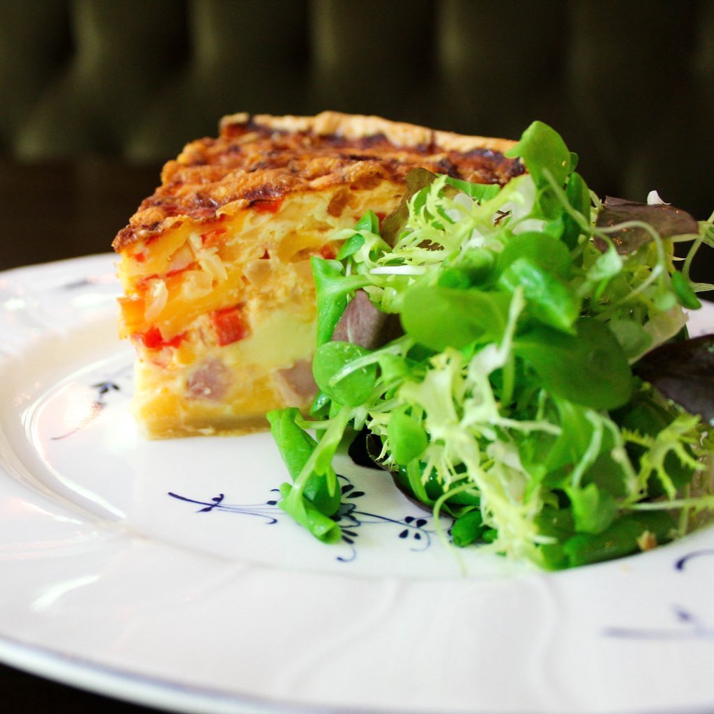 TheDawsonChi's tweet photo. Mother’s Day is just around the corner and we’ve got the perfect start to the day—an assortment of sweet and savory brunch delights—sure to put a smile on mom’s face. To view menu and order, please visit https://t.co/RuB6G9VJ60🍳🥧🍾#onmothersdaywebrunch #ghgkitchen https://t.co/judCrp81Bp