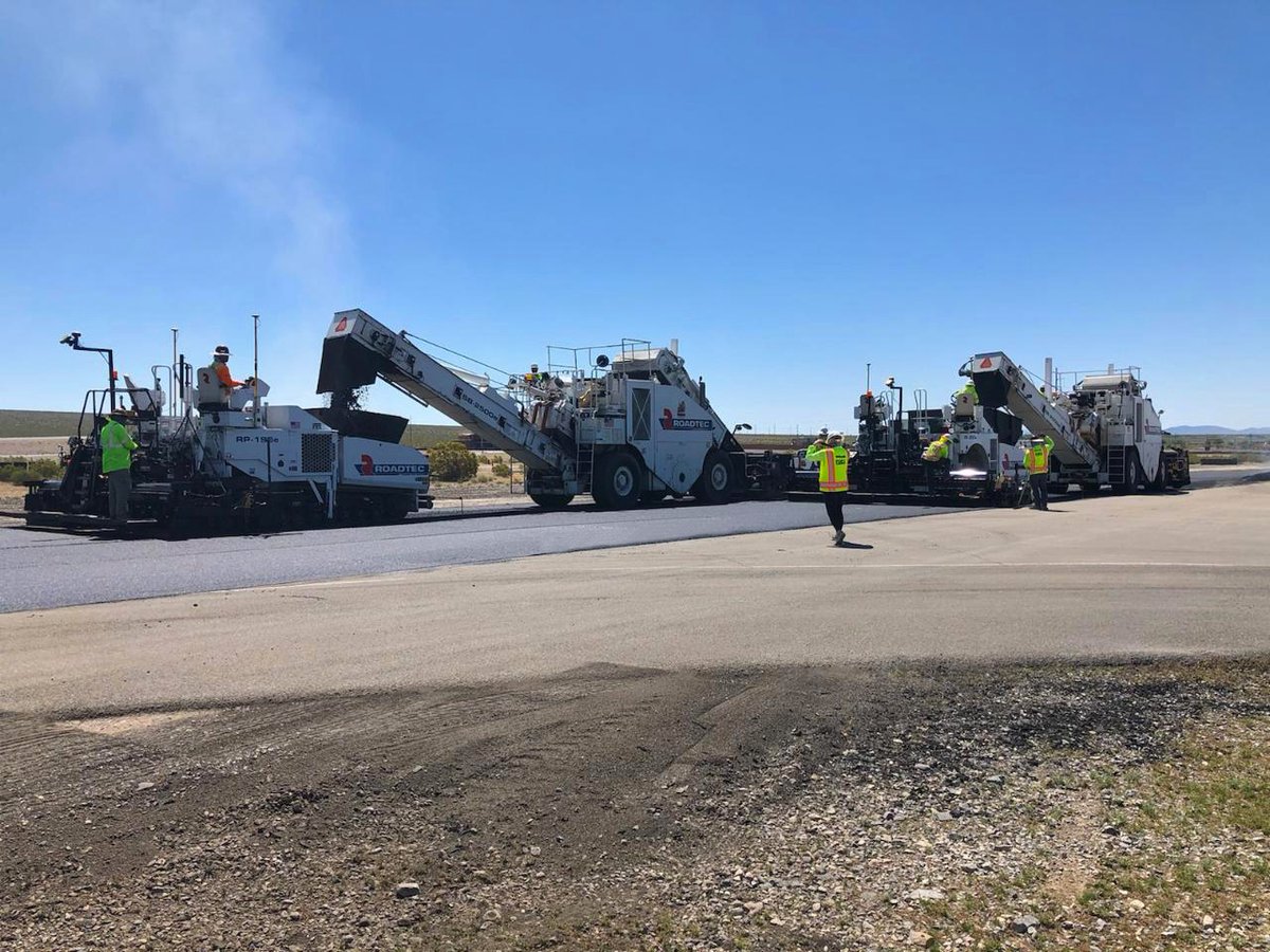 The perfect set up for laying an impressive mat with no joint while achieving social distancing! Two EZR210 screeds equipped with 3D paver automation working in unison for a total width of 40 feet in Pahrump, Nevada.  #MatQualityMatters #OneAstec #AstecIndustries