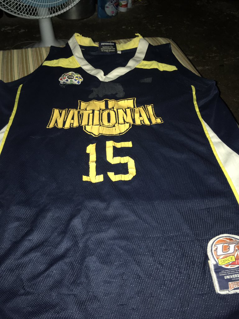 unclepogi1014's tweet photo. @ray1parks bumili ako ng jersey mo nung 2010 sa Universidad, gutay gutay na pero ginagamit ko pa din.. haha.. idol baka naman 🙏 https://t.co/r2wUroZCnG