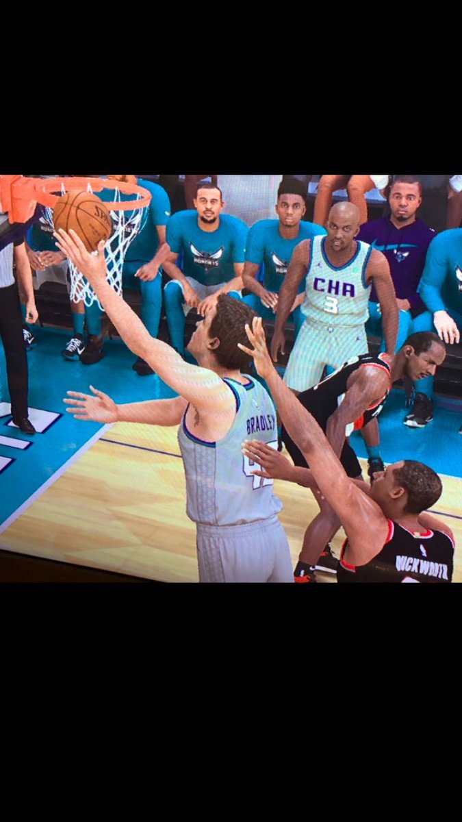 2kLarryBro's tweet photo. @NBA2K_MyTEAM Would love to get an upgraded Shawn Bradley for this performance! I got 69 points &amp; 19 boards in my  #SpotlightSim Historic Challenge submission. Please 2K! @NBA2K_MyTEAM @NBA2K @Ronnie2K https://t.co/zNY0fVGDNH