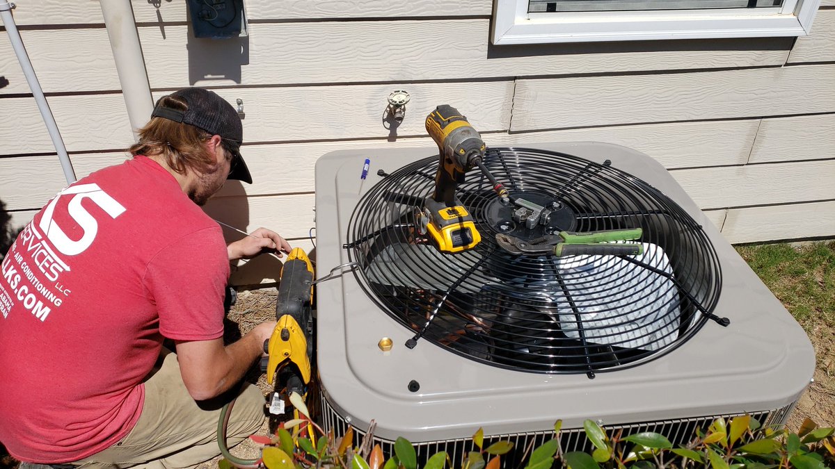 CallKS_AL's tweet image. Getting ready for WARMER #weather with a new AC Unit to keep things cool in #Calera #Alabama. Keep utility costs and temperatures inside down this year with @CallKS_AL