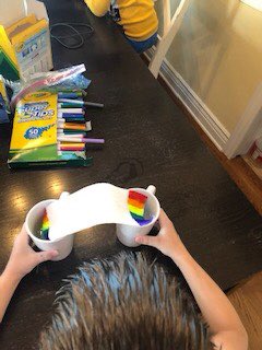 Jenn323128's tweet photo. Second graders spreading some sunshine with their homemade rainbows!  @LillianDriveSch #hazletproud https://t.co/Lk5zALiPDS
