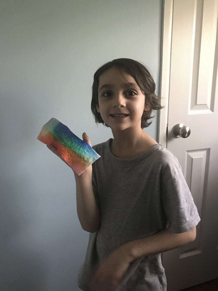 Jenn323128's tweet photo. Second graders spreading some sunshine with their homemade rainbows!  @LillianDriveSch #hazletproud https://t.co/Lk5zALiPDS