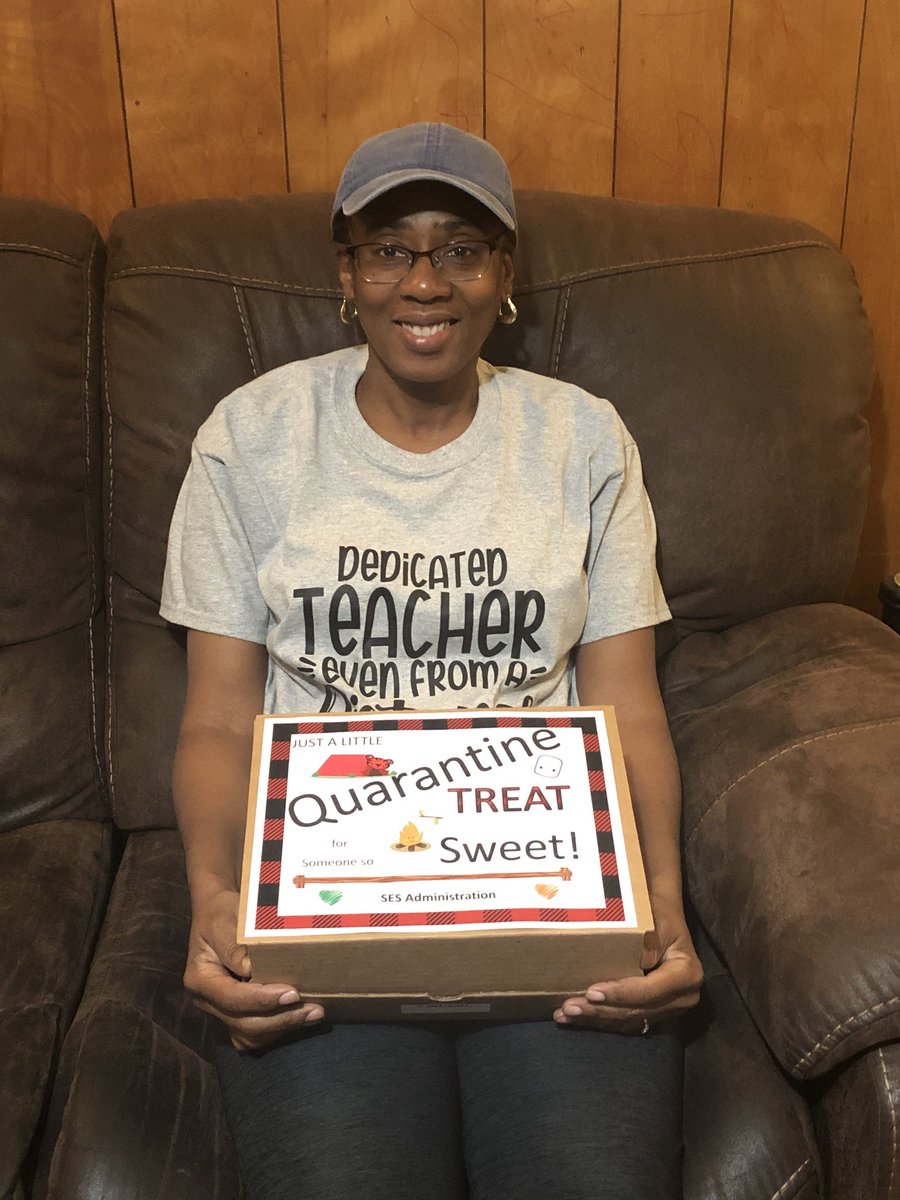 DMitchellSES's tweet image. Special treats from @AusmoreT and @chari_cowan My treats were just delivered. Thank you, Thank you, Thank you.  A special shout out to Ann Marie #SimplyExceptionalSchool