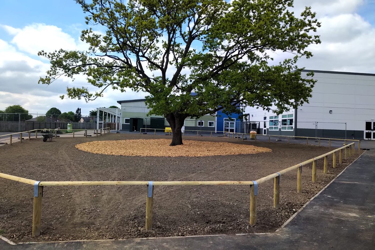 cc_golfscapes's tweet photo. Nice landscaping job finished today with a ring of wild flower around play bark then lawn seed  #hydroseeded fencing installed by @wrenfencing https://t.co/keAs2D35LM