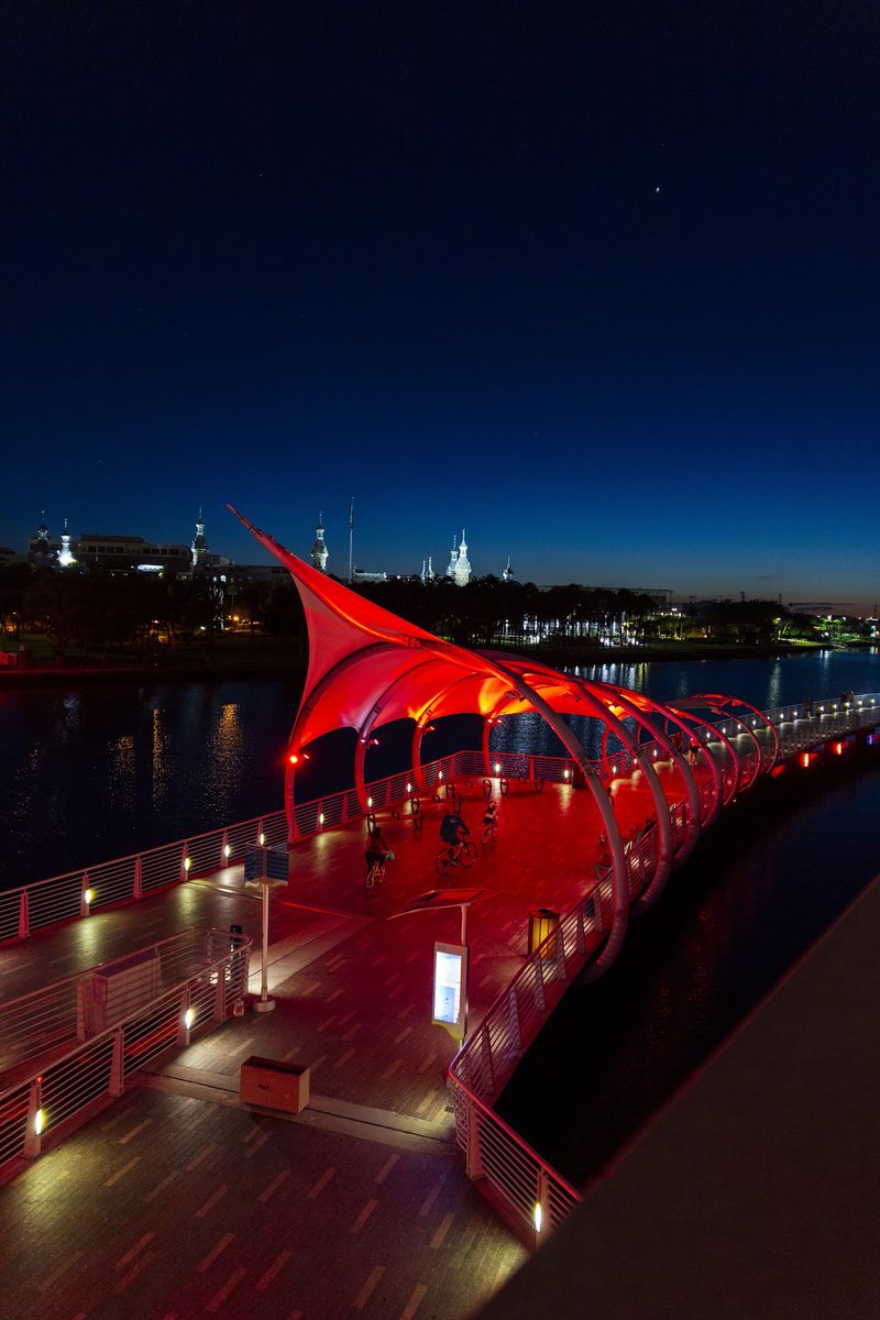 CityofTampa's tweet photo. Last night Tampa lit up red in honor of National Travel &amp; Tourism Week! 23.6 million people @VisitTampaBay each year, creating a $6.5 billion impact. While it’s a challenging time for our tourism industry, we are proud to celebrate the #SpiritOfTravel &amp; those who make it possible https://t.co/BOplAownDM
