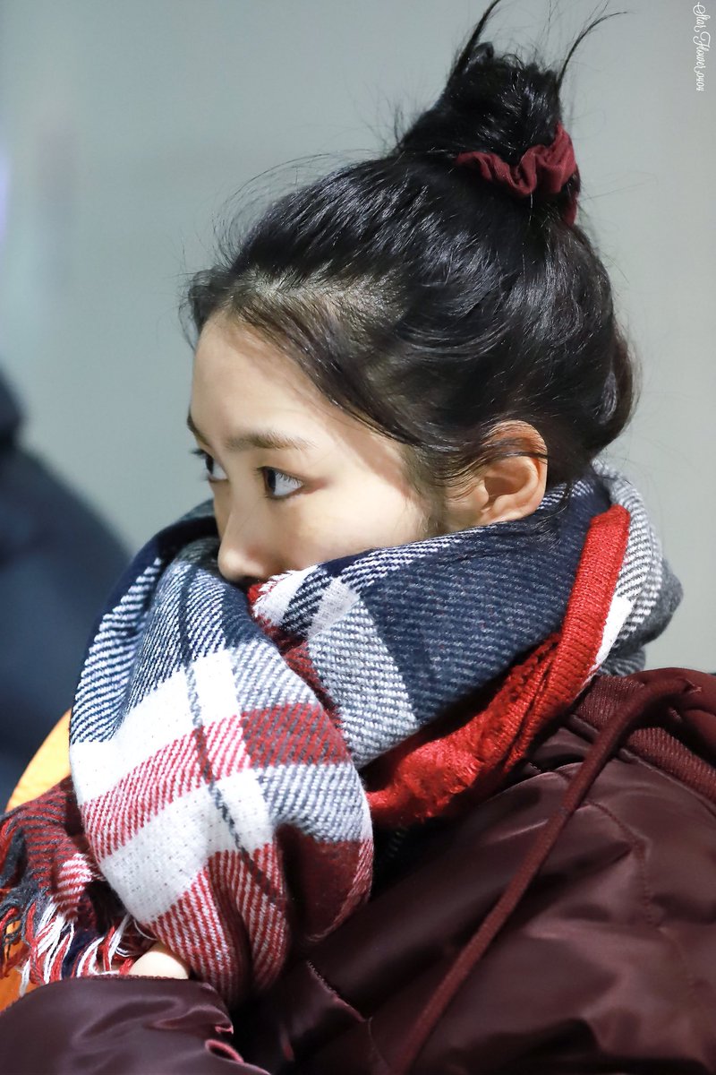 chewydrums's tweet photo. jiho's favorite scarf https://t.co/1EDPPtkUro